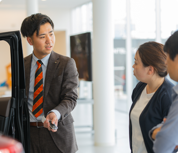 カーライフアドバイザーの業務風景